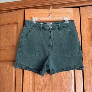 Universal Thread High Waist Green Shorts women’s 12/31